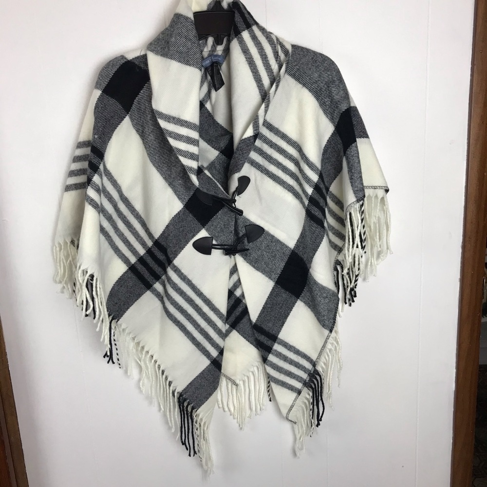 Nature Weekend Plaid Poncho